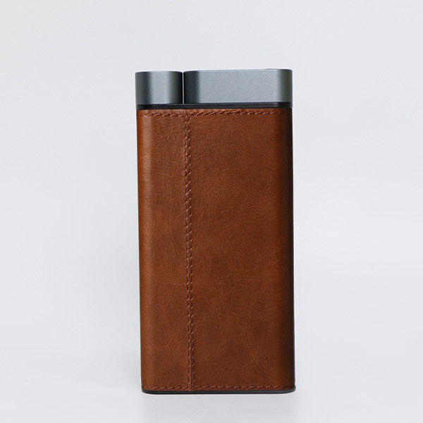 10000mAh 전원 뱅크 금속 셸 가죽 마무리 2pcs USB-A 1pc Type-C 포트