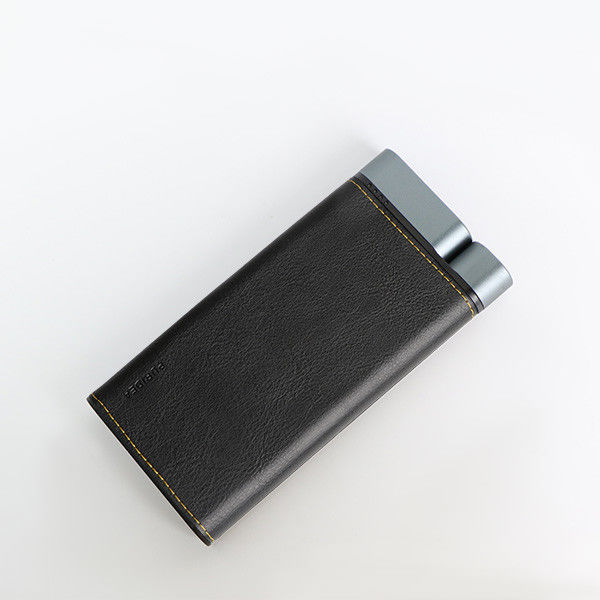 10000mAh 전원 뱅크 금속 셸 가죽 마무리 2pcs USB-A 1pc Type-C 포트