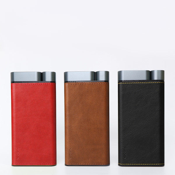 10000mAh PD20W 전원 은행 금속 셸 가죽 마무리 2pcs USB-A 1PC 타입-C 포트